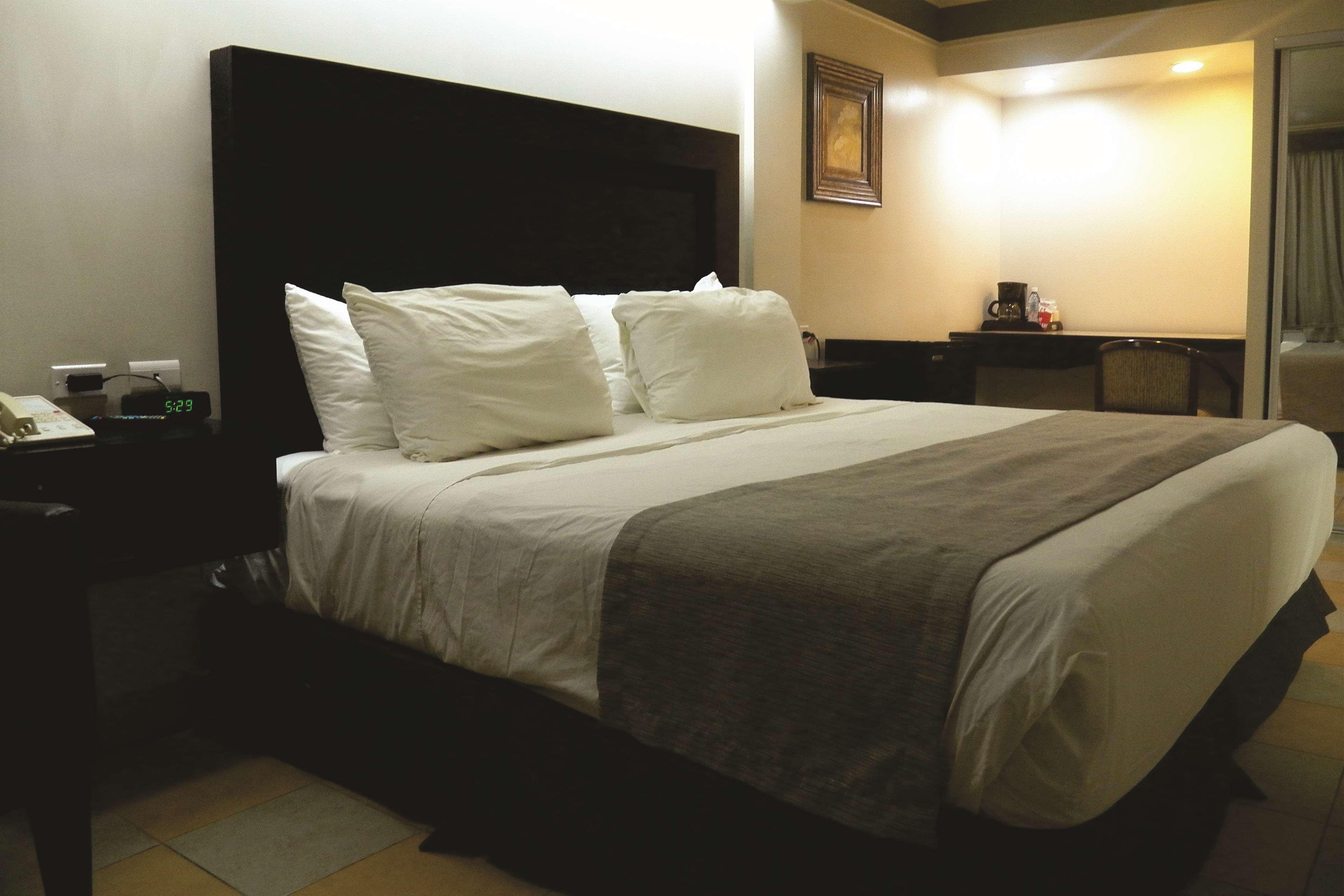 Best Western Hotel Plaza Matamoros Esterno foto