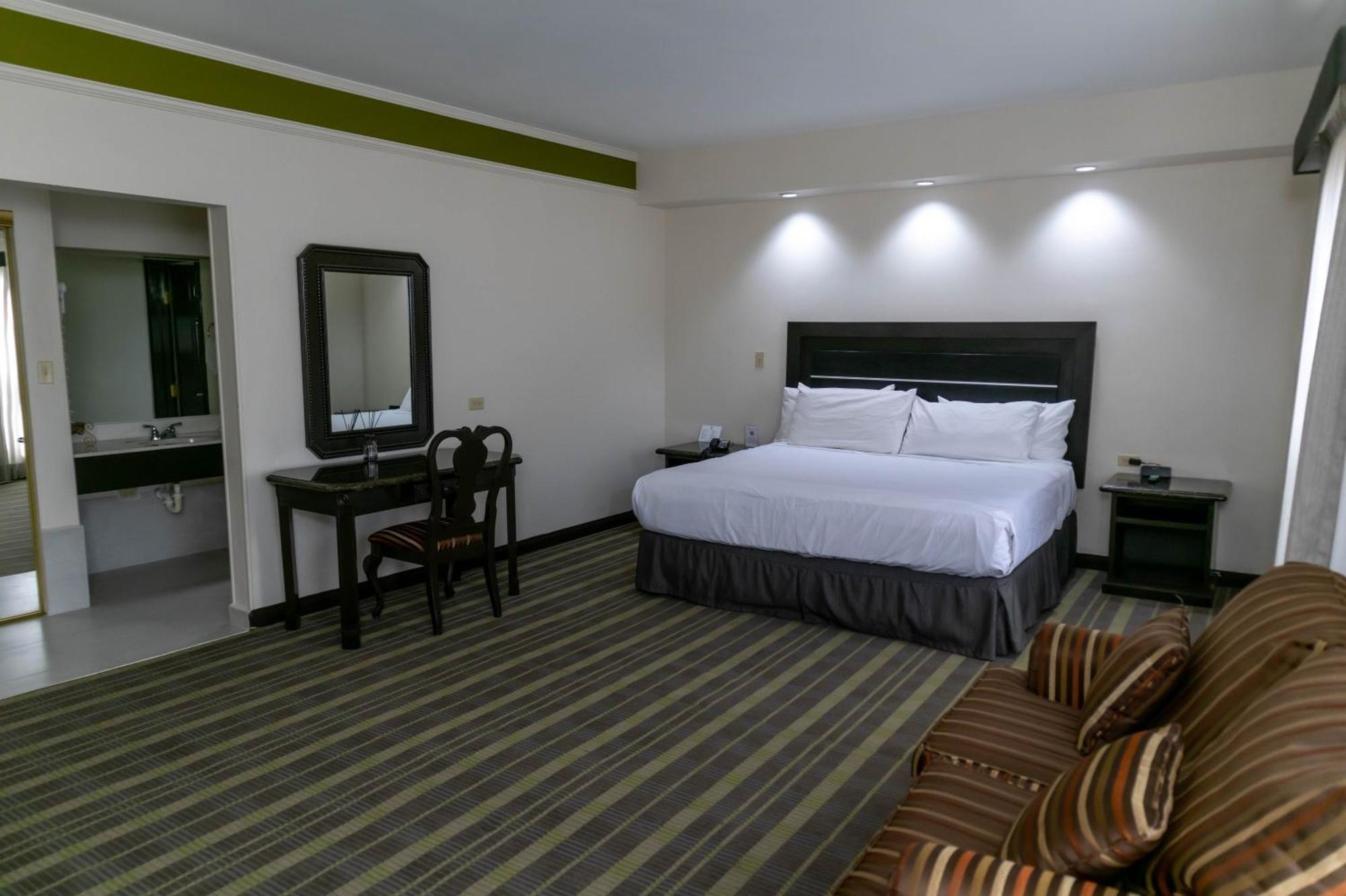 Best Western Hotel Plaza Matamoros Esterno foto