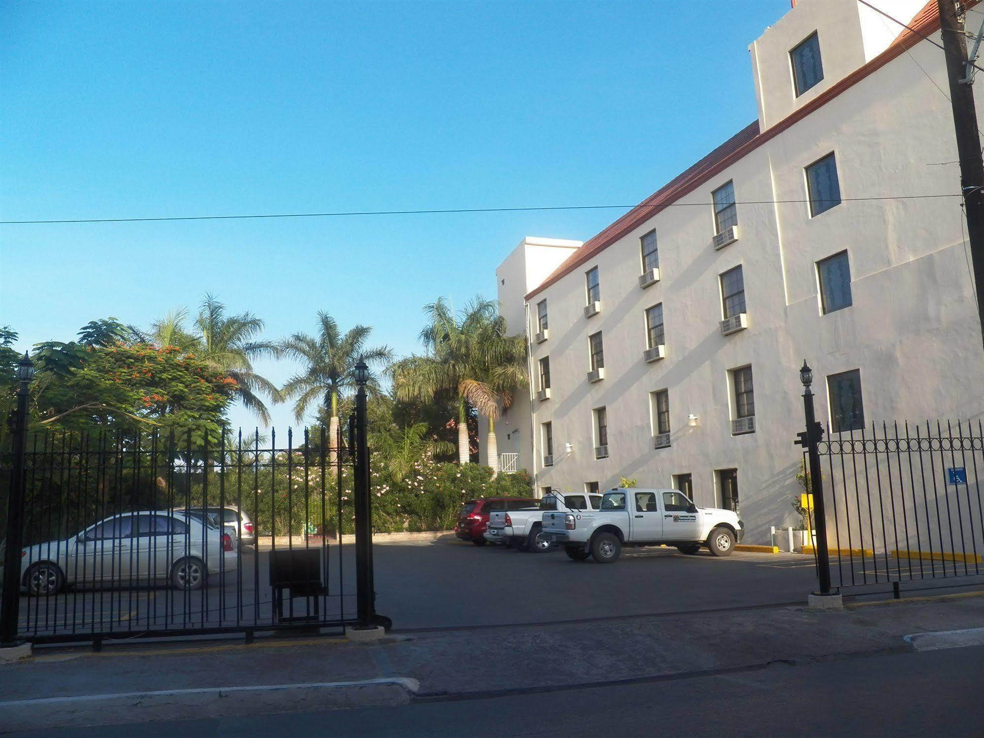 Best Western Hotel Plaza Matamoros Esterno foto
