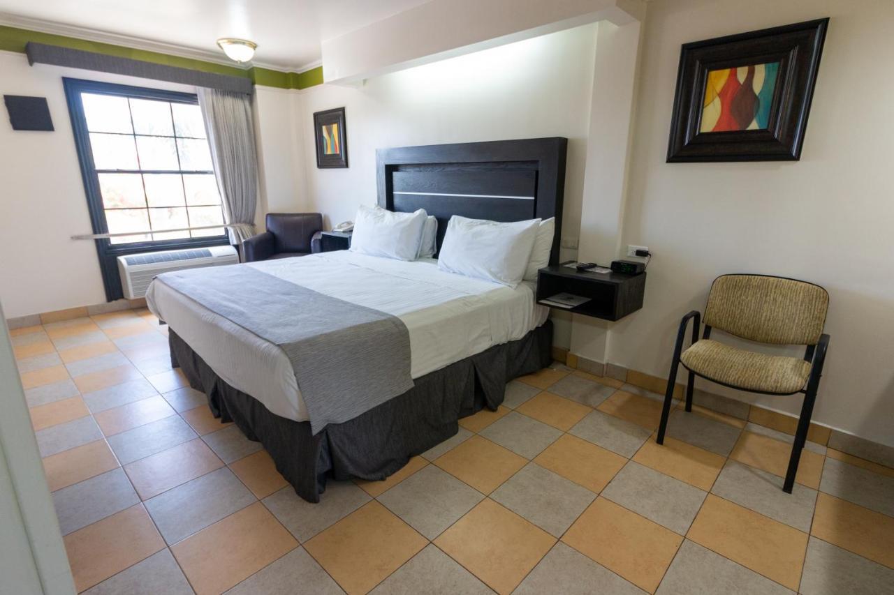Best Western Hotel Plaza Matamoros Esterno foto